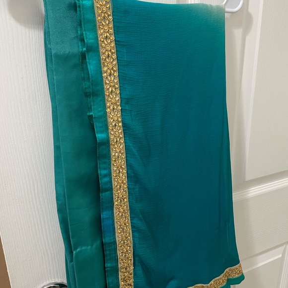 Pakistani/Indian Shalwar kameez dupatta - Picture 12 of 16